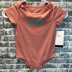 NWT‎ baby girls Nike onesie
